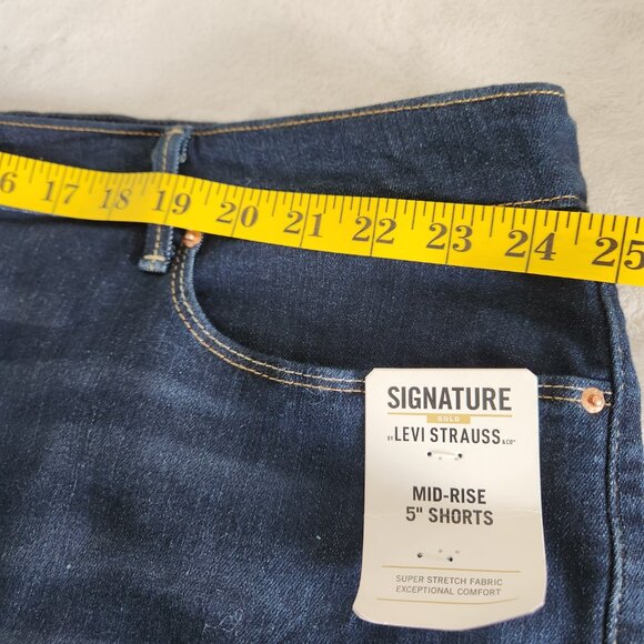 Levis Jean Shorts Women Size 26 Midrise Denim Blue Cuffed Pockets Signature Gold - Picture 9 of 12